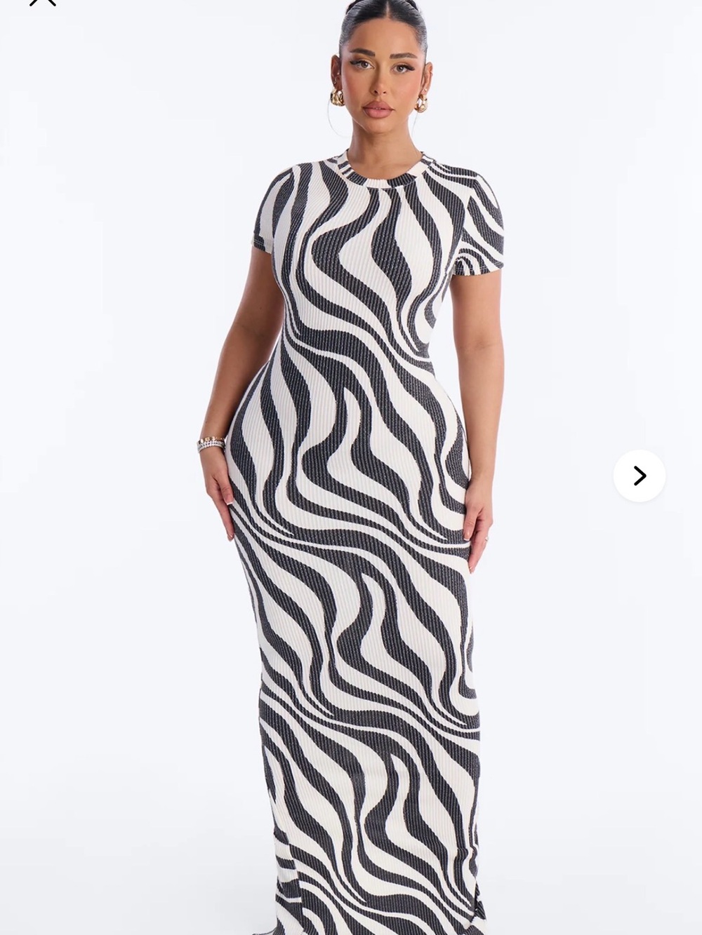 Fashion Nova Black & White Wave Ribbed Maxi Dress
